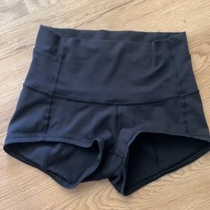 Lululemon shorts size 6